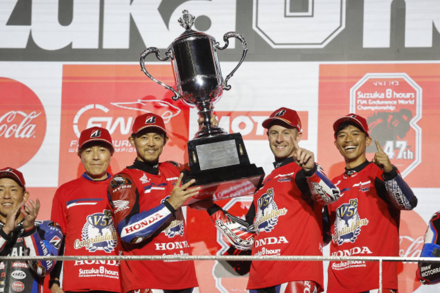 【レース終了】Honda HRCが雨の鈴鹿8耐を制し5連覇。高橋が最多優勝記録を更新する通算8勝目