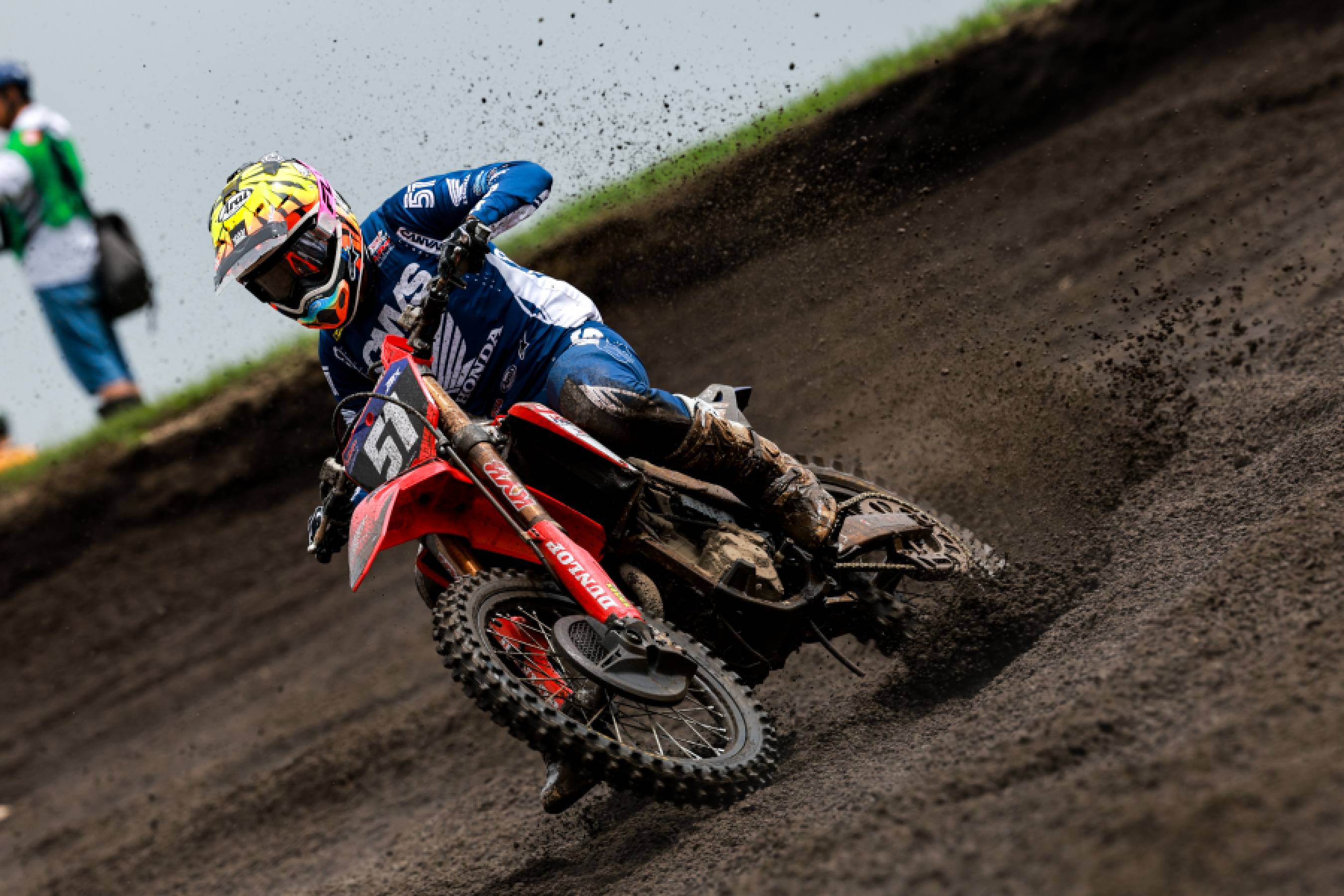 柳瀬が優勝、吉田が2位で、2レースともHonda勢が1-2フィニッシュを飾る