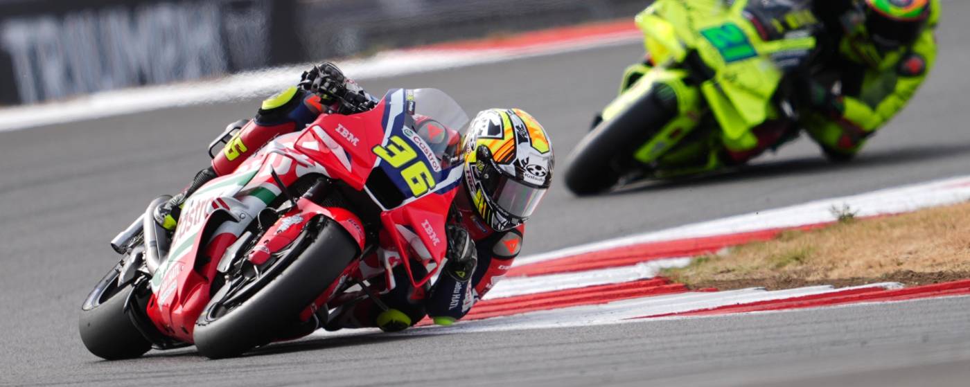 Positive progress and Saturday points for Honda HRC Castrol duo in England