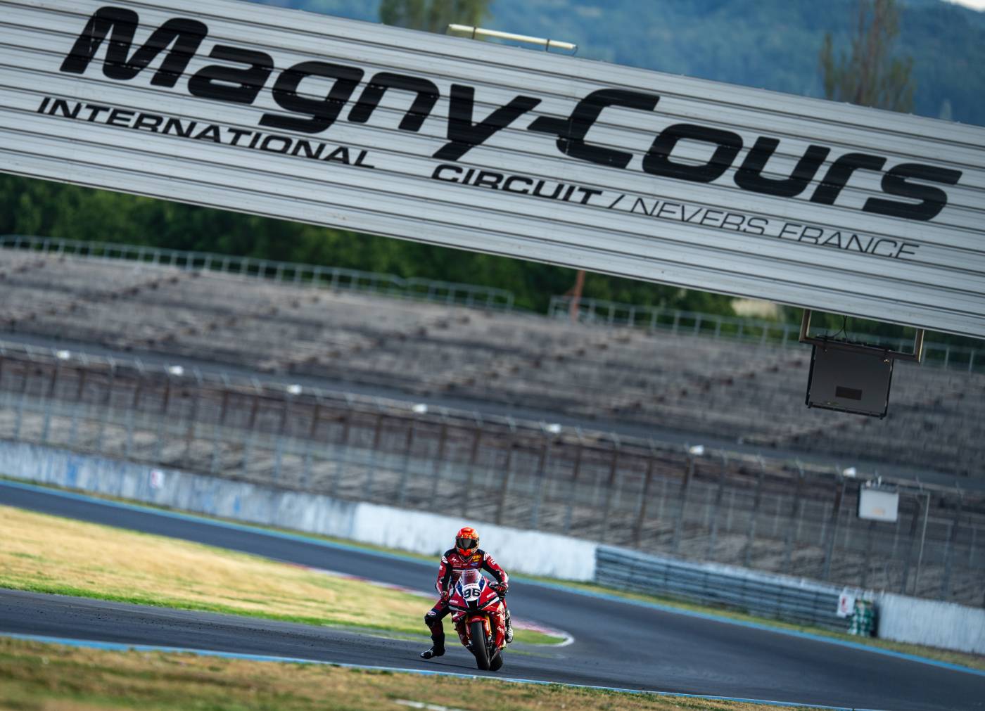 Honda HRC completes two-day Magny-Cours test in very hot conditions