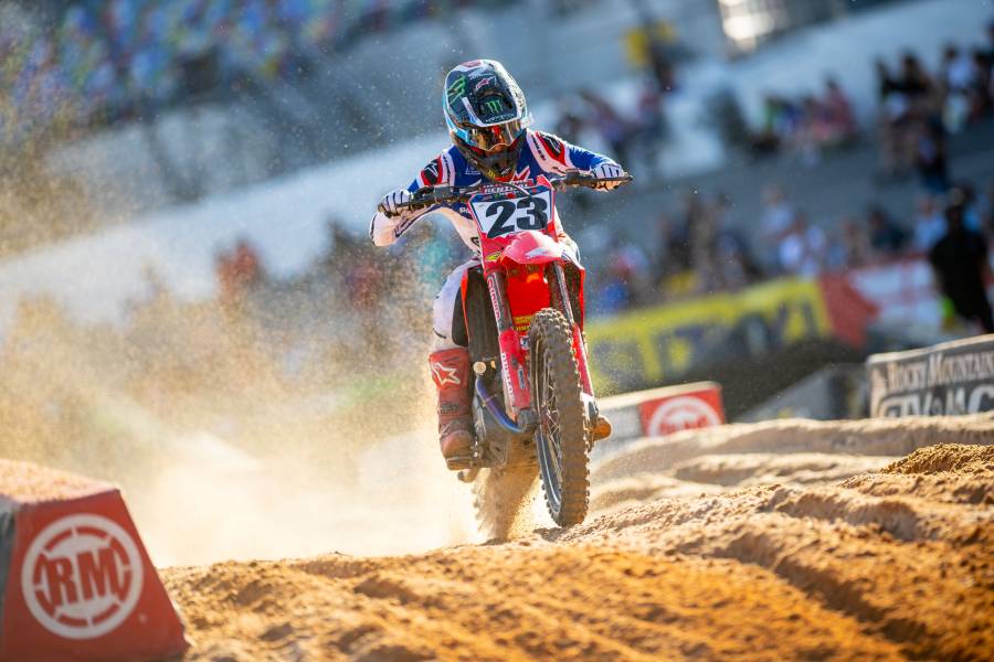 450SX セクストンが3位のポディウムに登壇