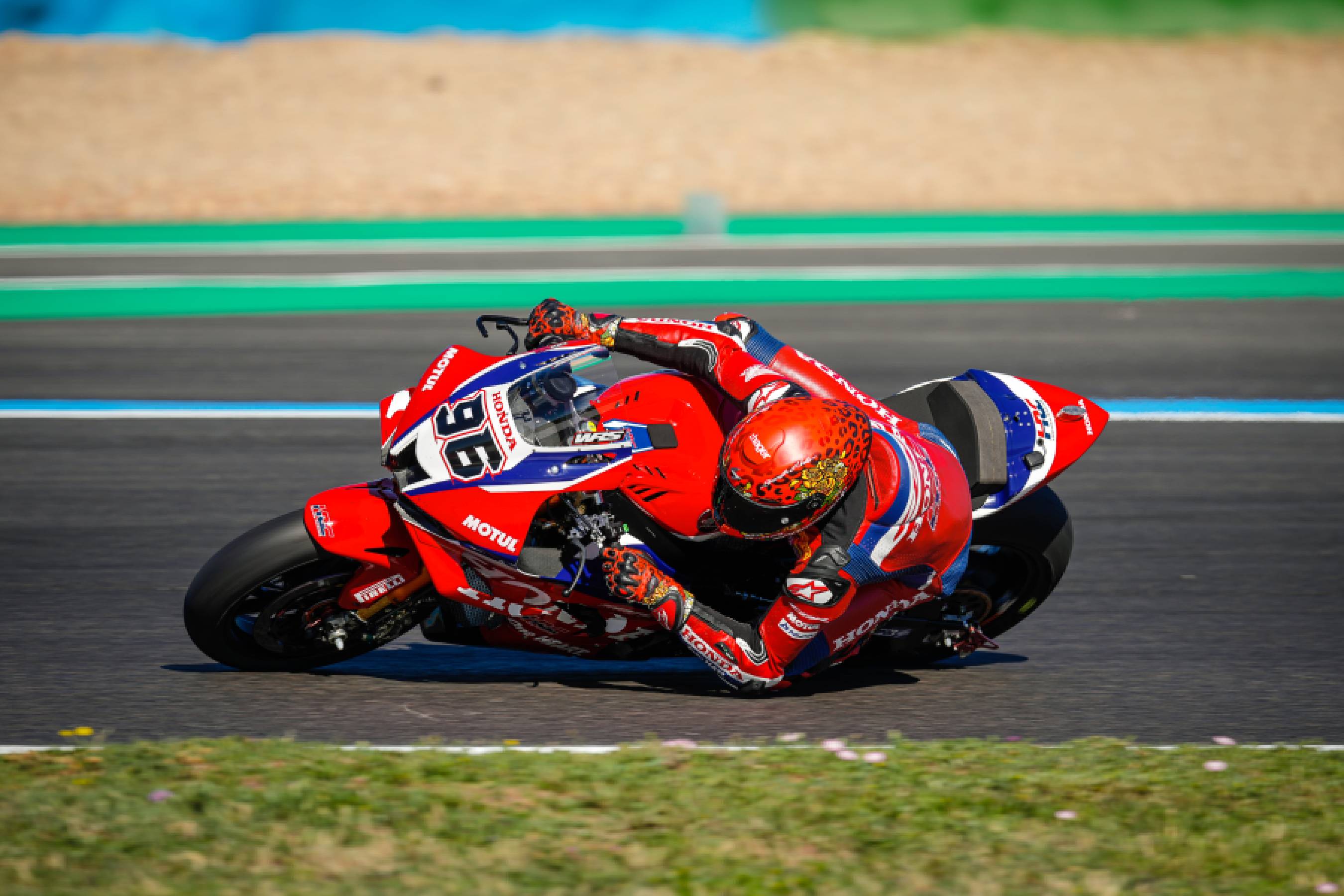 Dixon and Chantra gain ground on opening day at Magny-Cours