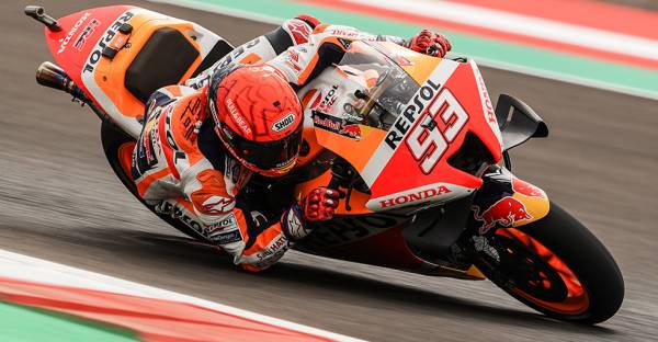 不安定な路面コンディションにHonda勢は苦戦。マルク・マルケスの15位を最上位に後方グリッドから追い上げのレースに挑む