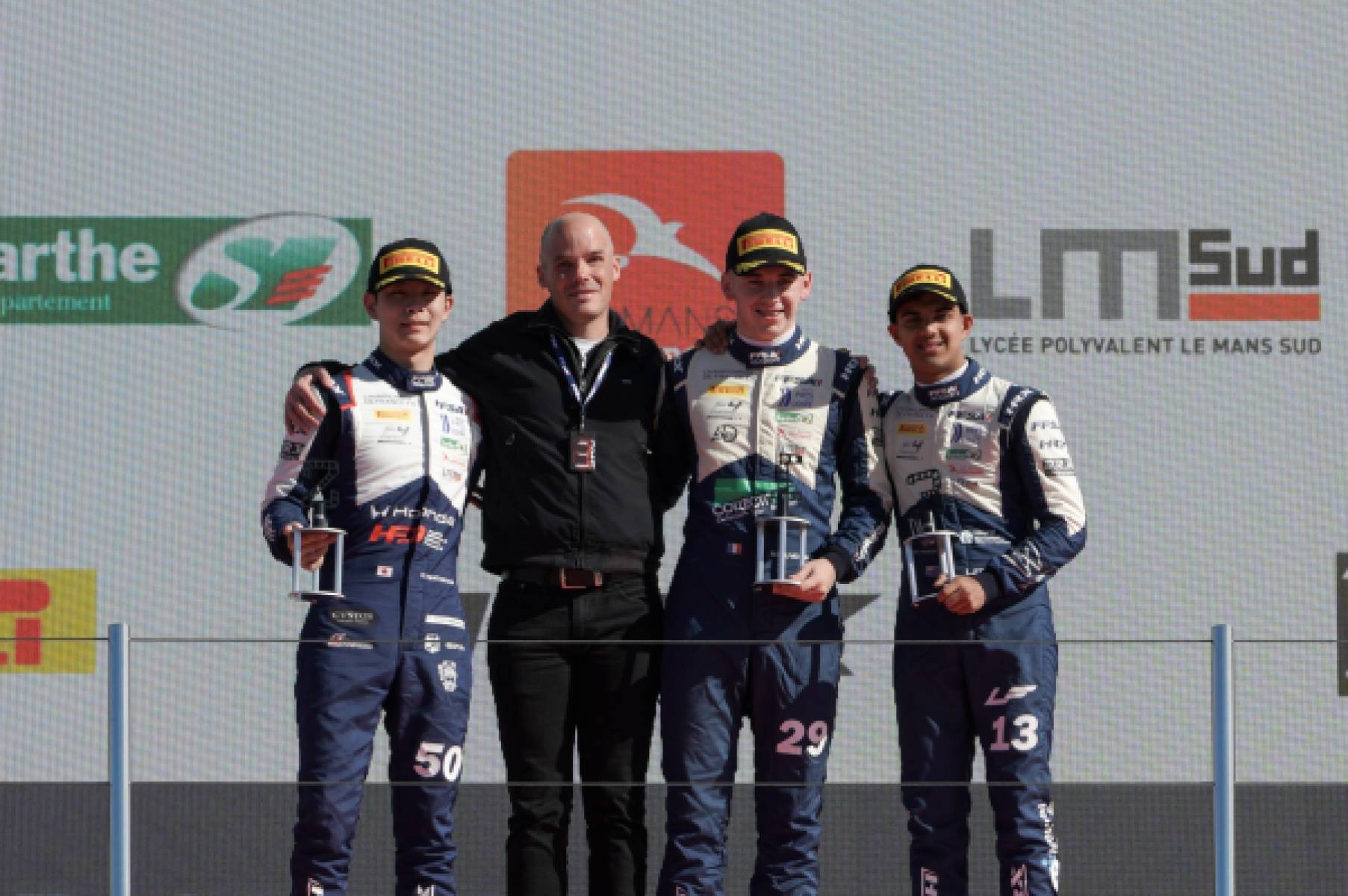 Tsuchihashi claims P2 podium in Race 1 of the final round