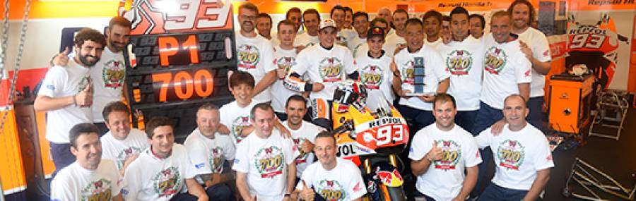 HONDA 700 World Championship victory commemorative photo