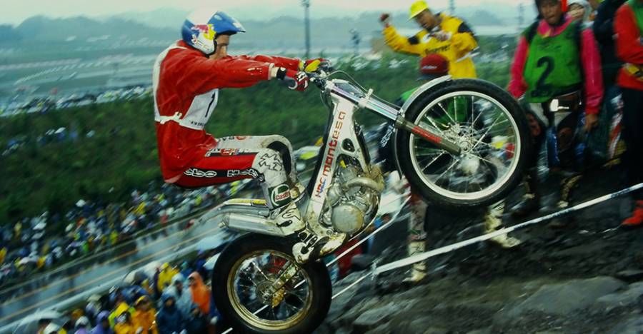 The Road To Making Honda’s Challenge of Winning the Trial Championship a Reality - Second era 2-stroke (water-cooled / Pro-Link) Honda’s Passion for Motor Sports Brings a New Golden Age