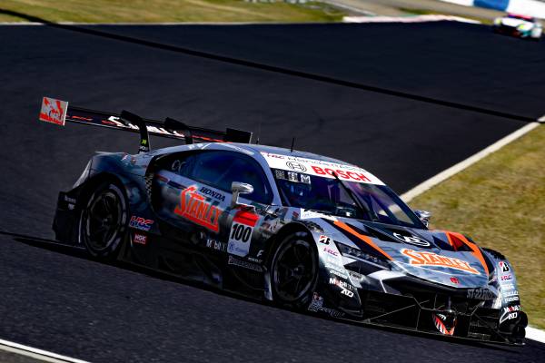 STANLEY NSX-GTが3番グリッドを獲得
