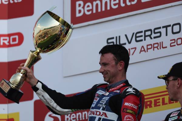 Honda Racing UKにとってセンセーショナルなシーズンの幕開け