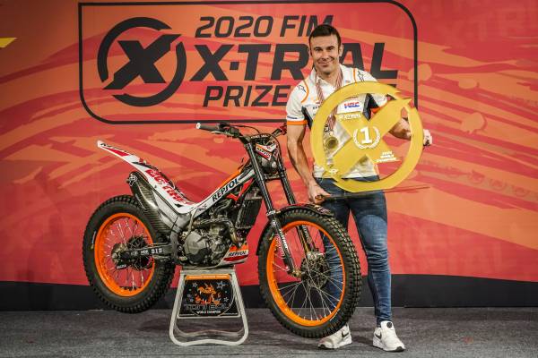 トニー・ボウがXトライアルの2020年シーズン表彰イベントに出席