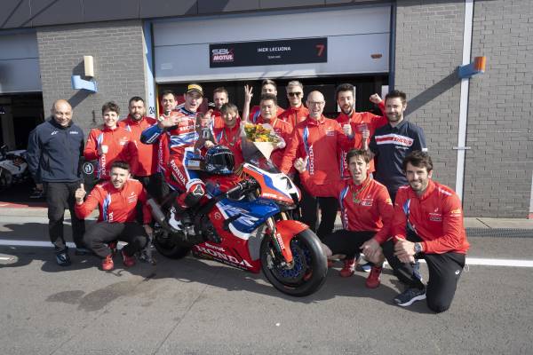 Lecuona and Team HRC celebrate their first SBK podium this season, Vierge in the top nine