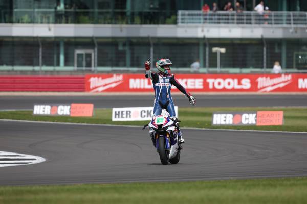 Hat-trick for Honda Racing UK at Silverstone