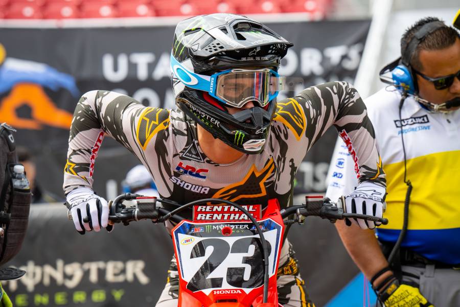 450SX セクストンが2位ポディウムに登壇