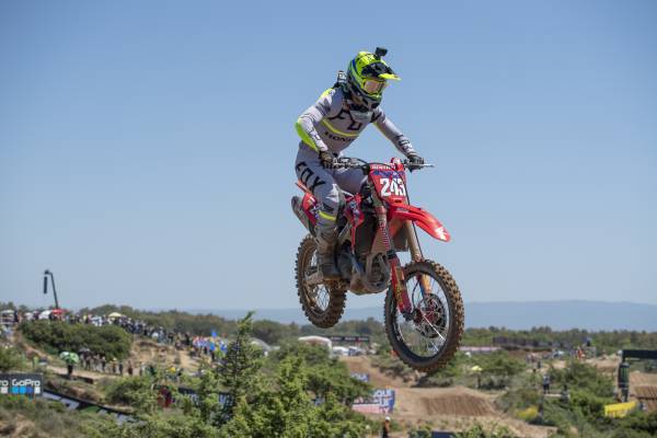 MXGP ガイザーはやや苦戦するもレッドプレートをキープ