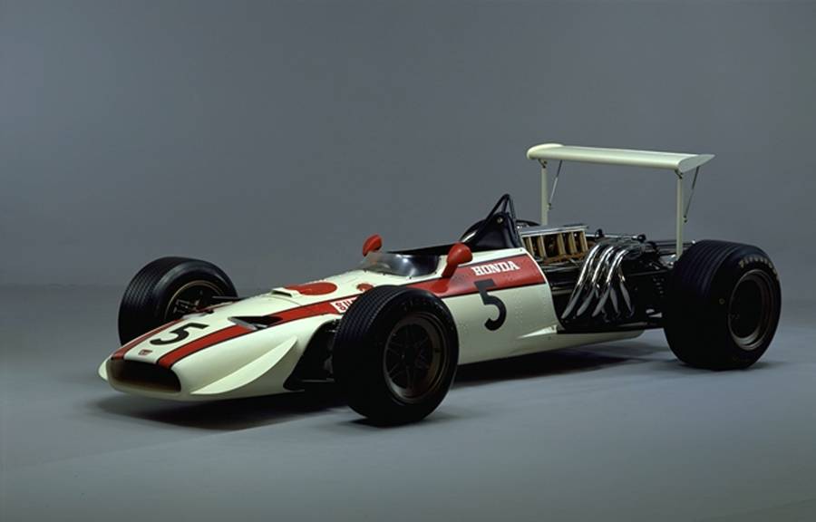 1968年、テストのためRA301はインディアナポリス・スピードウエイに持ち込まれた