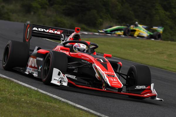 TEAM MUGENの野尻智紀選手が今季3度目のポールポジションを獲得