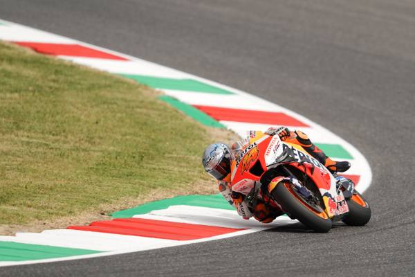 ポル・エスパルガロ10番手、マルク・マルケス12番手、中上貴晶13番手、アレックス・マルケス18番手。2日目のフリー走行と予選でHonda勢はタイム短縮とポジションアップに挑む