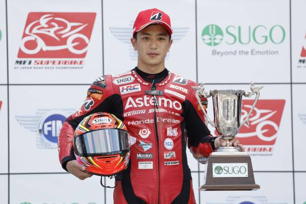 レース1でAstemo Honda Dream SI Racingの作本輝介が3位表彰台獲得