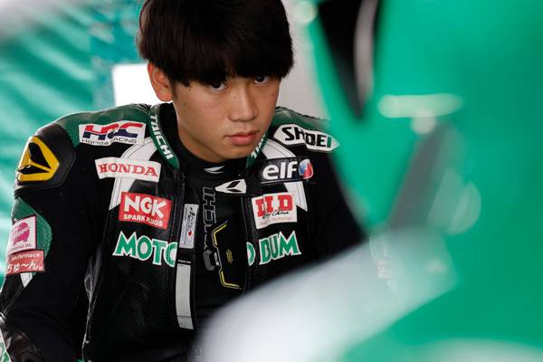 レース1は小山、レース2は荒川が勝利を収める