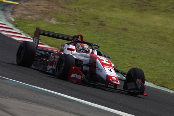 太田格之進が3位表彰台に登壇