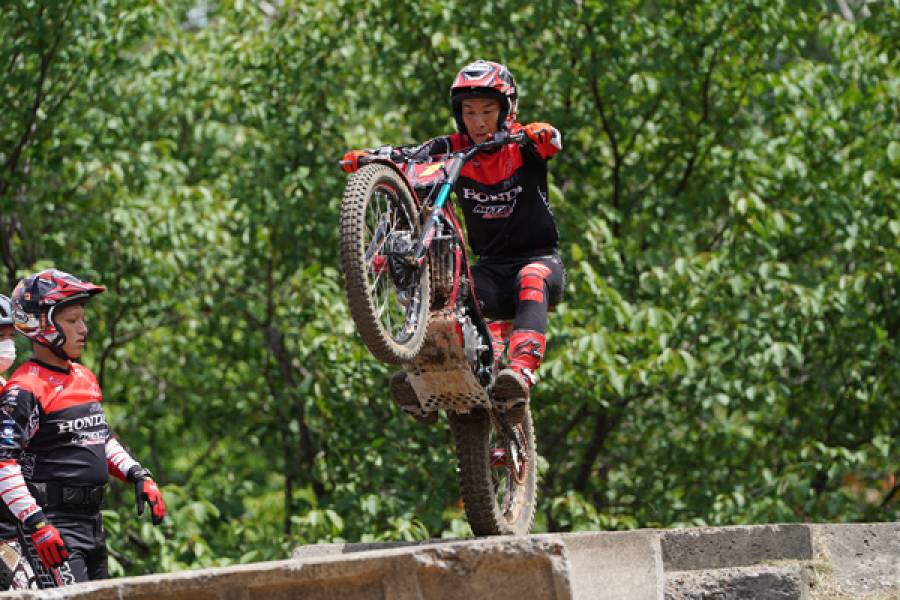 小川友幸、2戦連続の圧勝で今季3勝目。氏川政哉2位でワンツーフィニッシュ