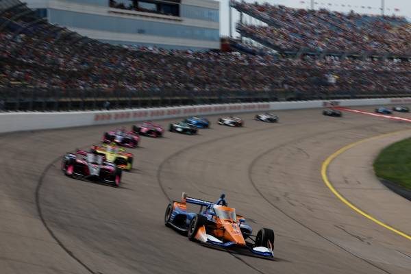 Honda’s Dixon Runs Fifth, Johnson Features at Iowa Speedway
