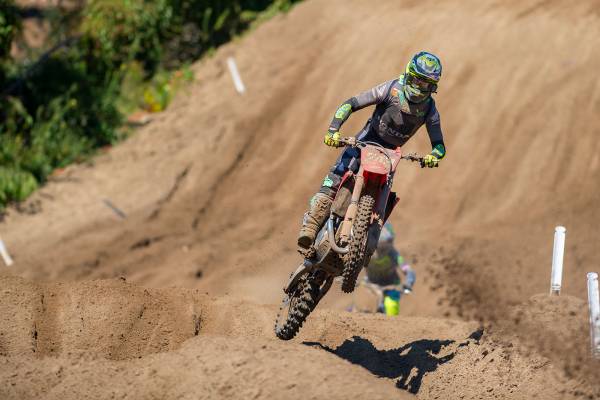 MXGP ディープサンドに苦戦しながらもガイザーがポイントリードを守る