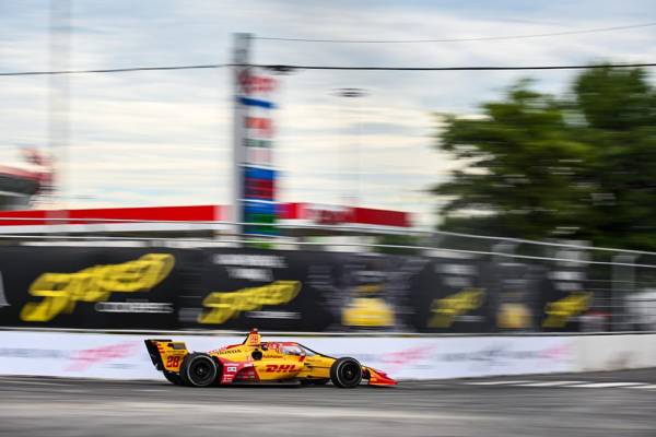 Front-Row Start for Grosjean, Honda in Nashville