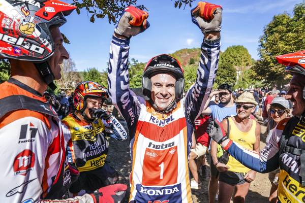 トニー・ボウ、圧勝で勝利を重ね、16回目のタイトルに王手