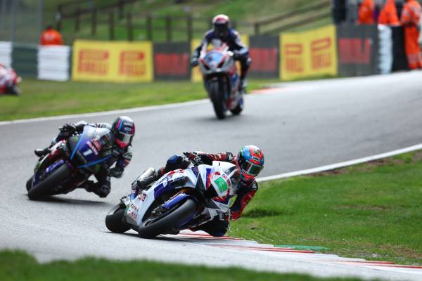 Showdown hopes still strong despite challenges at Cadwell Park