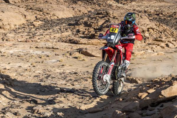 Positive Stage for Kevin Benavides on The Wadi Ad-Dawasir Loop