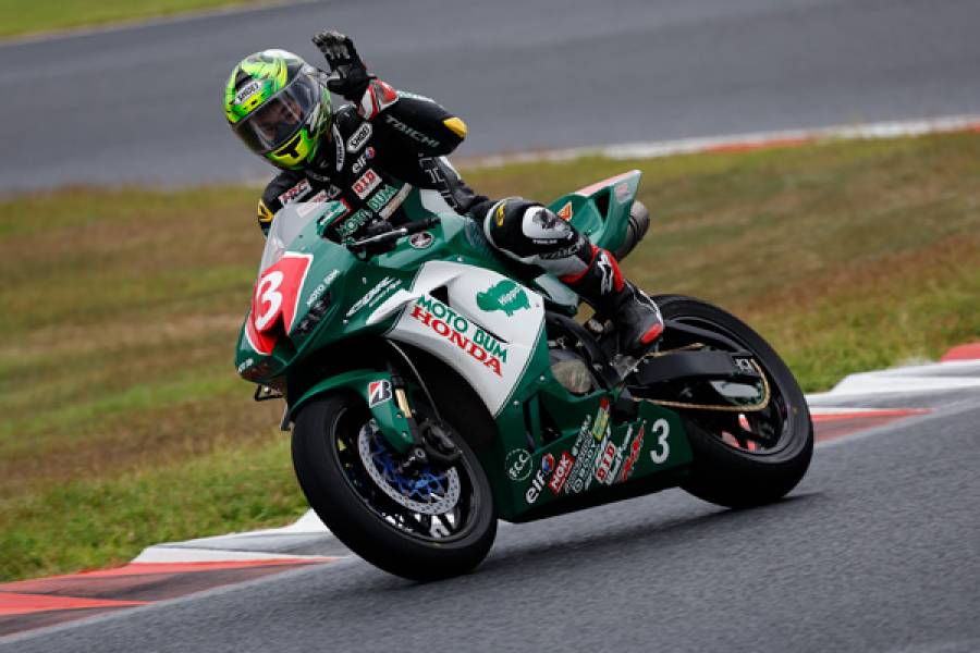 荒川が2位表彰台を獲得