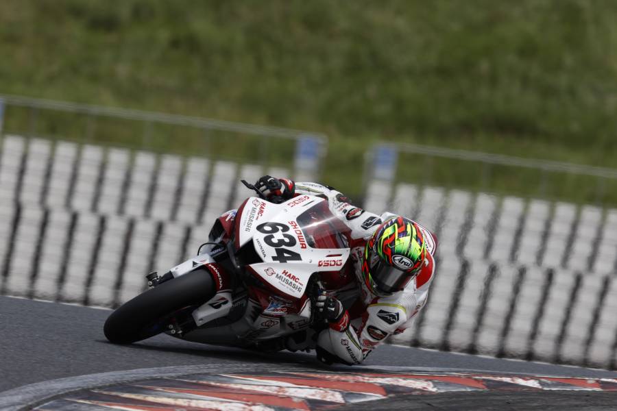 第3戦、レース1で水野が3位表彰台を獲得