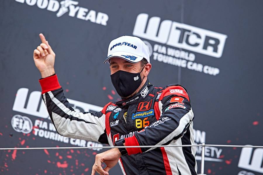 第2戦ドイツのレース1で優勝したALL-INKL.COM Münnich Motorsportのグエリエリ