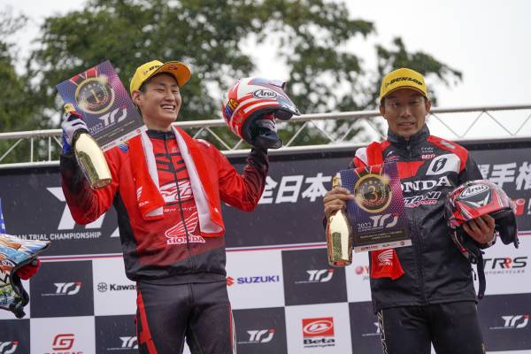 氏川政哉がIASクラス初優勝。小川友幸は3位表彰台獲得