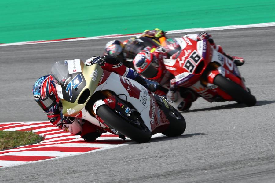 Title-Fighter Ogura Grabs Crucial Pole Position