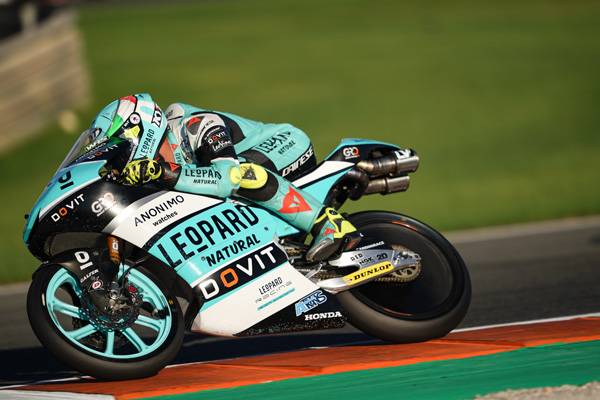 Foggia and Suzuki to start Valencia from row three