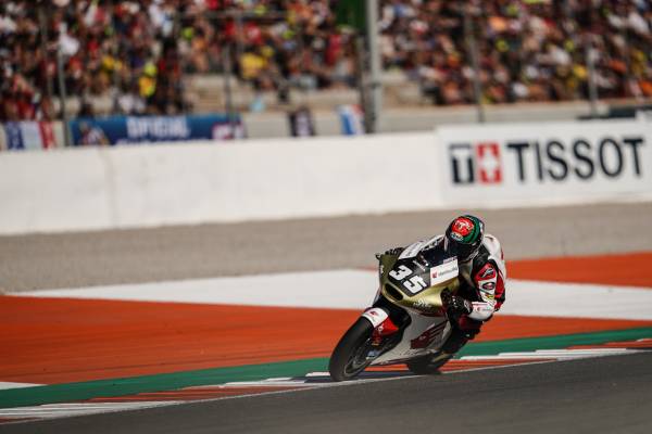 Ogura Goes Down Fighting For The Moto2 World Championship