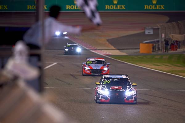 バーレーンでのタフなレース1でHonda勢が奮闘