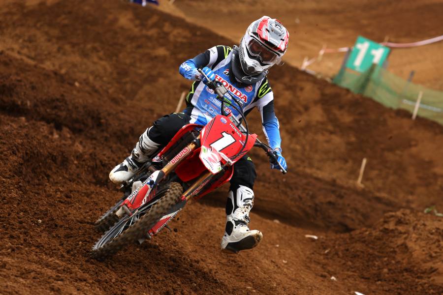 川井麻央が優勝、小野彩葉が2位。久保まながチャンピオンに輝く!