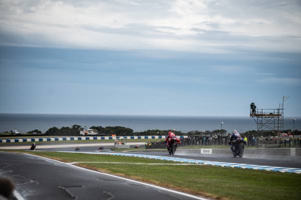 A flag-to-flag race adds another challenge to SBK race 1 at Phillip Island