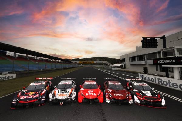 【2022シーズン総集編】後半戦に追い上げたSTANLEY NSX-GTがランキング3位を獲得