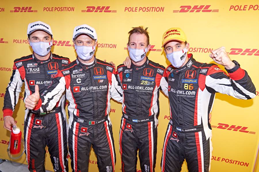 Esteban Guerrieri leads a Honda Civic Type R TCR 1-2-3-4 in qualifying