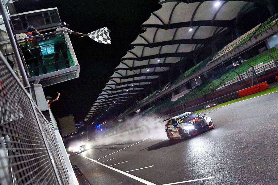 A fourth victory of 2019 - from ninth on the grid - helps Esteban Guerrieri take the title fight to the final race