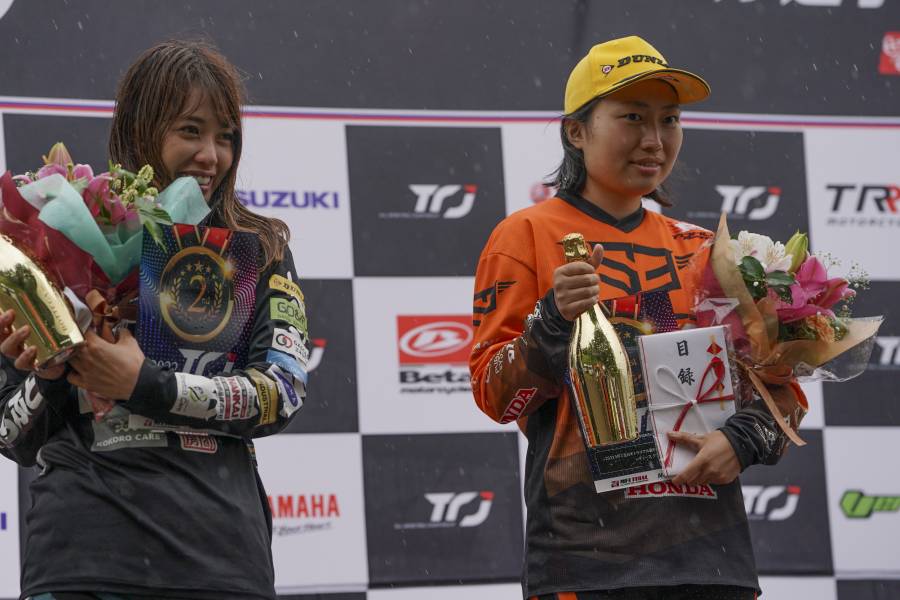 小玉絵里加、山中玲美/第4戦北海道大会