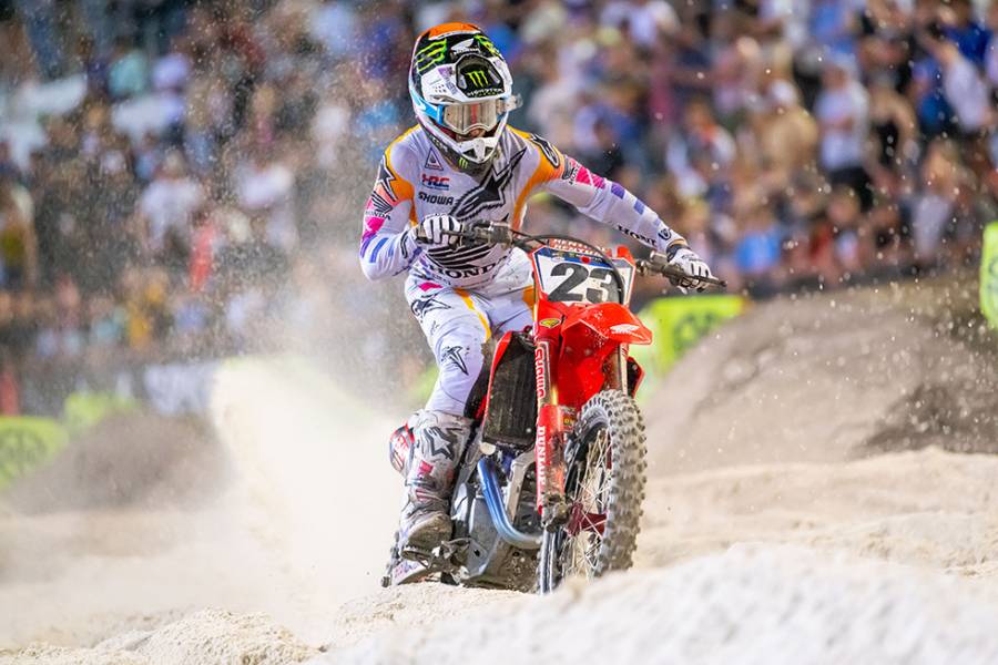 450SX セクストンが3位表彰台をゲット、三つ巴のタイトル争いは続く