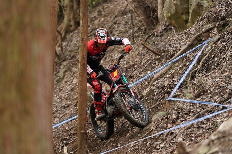 小川友幸の駆るRTL301RR（2022年）。チェンジペダル、ハンドル切れ角など特徴が見て取れる