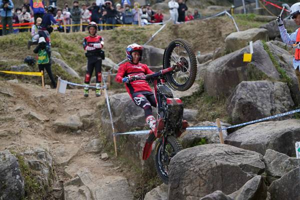 氏川政哉、堂々たる開幕戦勝利。小川友幸が2位でワンツーフィニッシュ