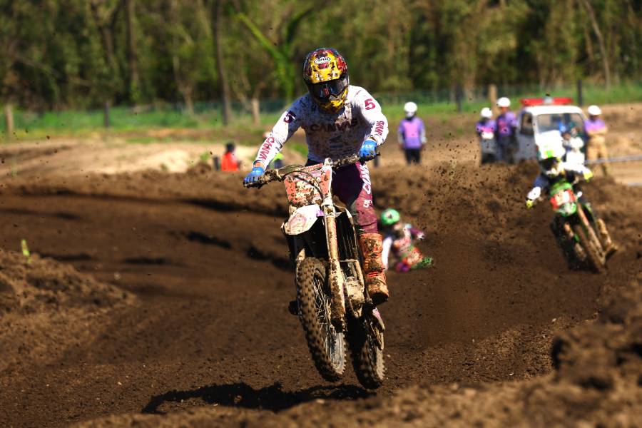 横澤拓夢が3ヒートのうち2ヒートで表彰台に登壇して総合3位