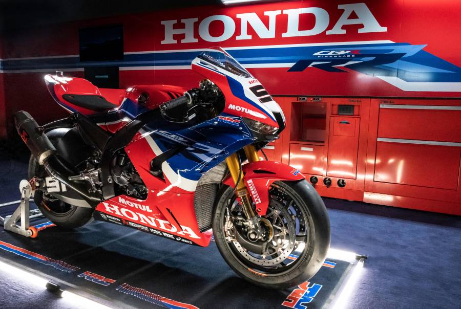 Bautista and Haslam ready to tackle the 2021 WorldSBK season with the CBR1000RR-R FIREBLADE
