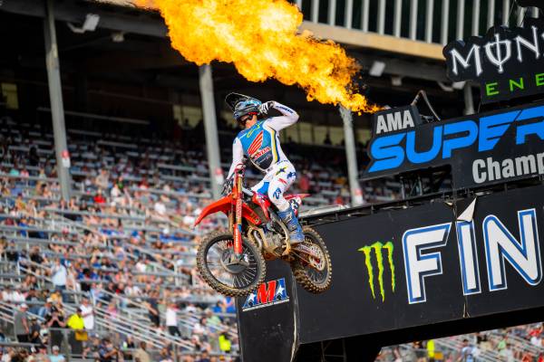 Team Honda HRC完勝! 450SXではセクストンが今季3勝目をマーク